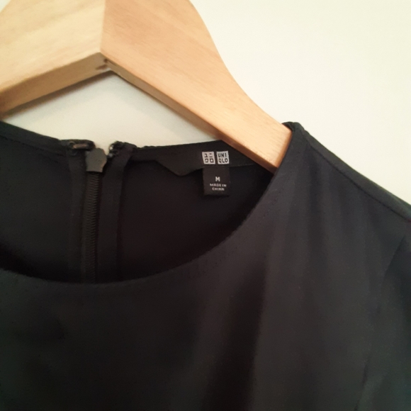 Uniqlo black dress size M exc condition - Picture 2 of 3